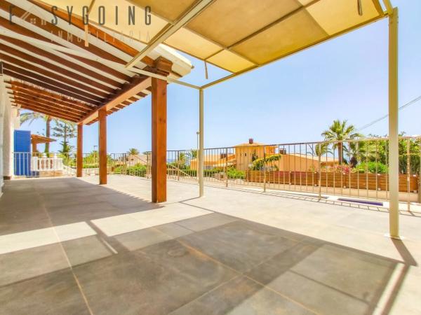 Casa independiente en avenida de la Armada Española