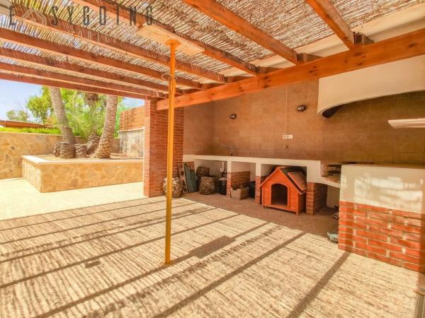 Casa independiente en avenida de la Armada Española