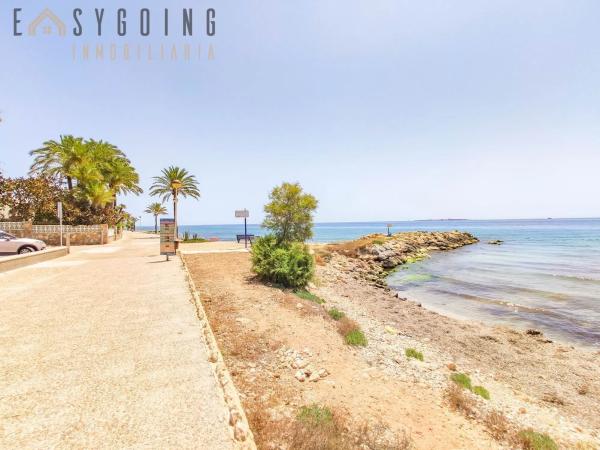 Casa independiente en avenida de la Armada Española