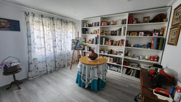 Piso en Barrio Reina Victoria-Miguel Hernández