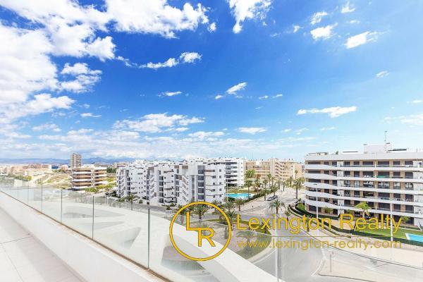 Ático en Arenales del Sol