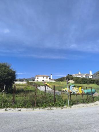 Terreno en avenida Esmeralda, 14