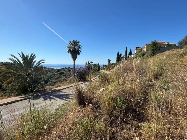 Terreno en calle Bahamas