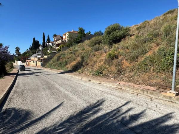 Terreno en calle Bahamas