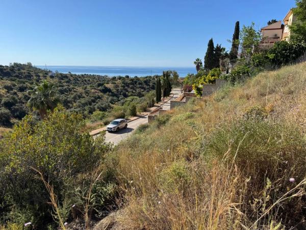 Terreno en calle Bahamas