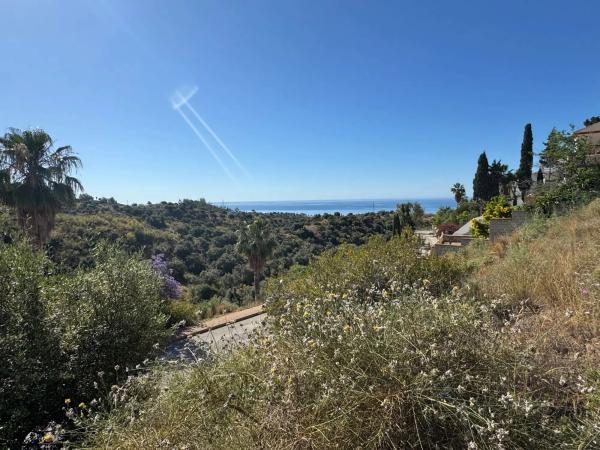 Terreno en calle Bahamas