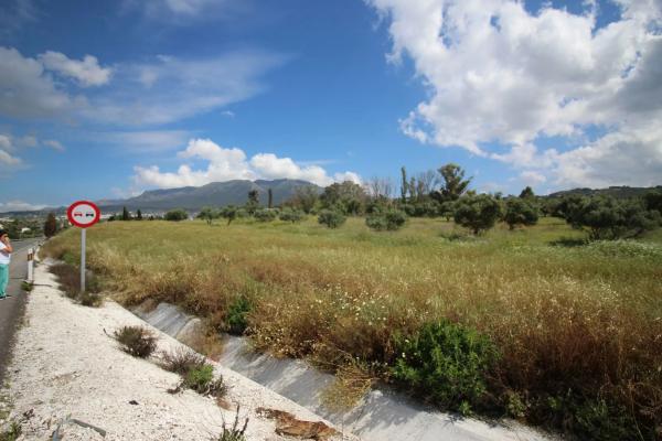 Terreno en calle Urbanización Miralmonte, 201