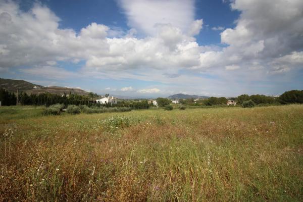 Terreno en calle Urbanización Miralmonte, 201