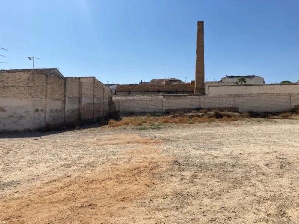 Terreno en calle de Granada, 85