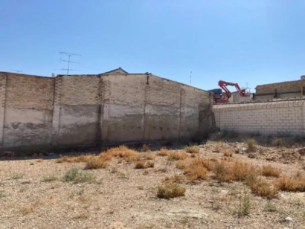 Terreno en calle de Granada, 85