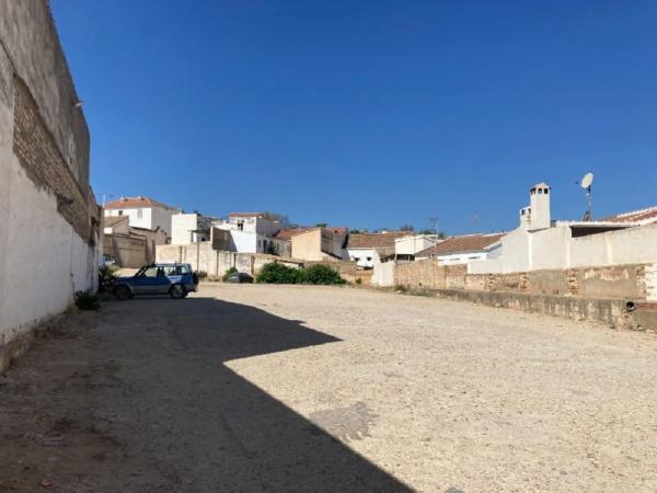 Terreno en calle de Granada, 85
