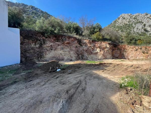 Terreno en calle Presbitero Jose Moreno, 2 -20