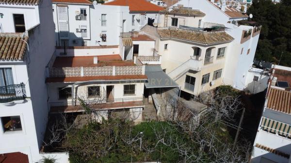 Terreno en calle Pensamiento, 3