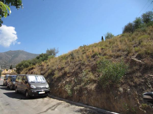 Terreno en calle Jilguero