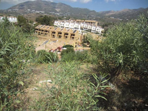 Terreno en calle Jilguero