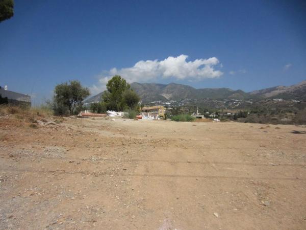 Terreno en calle Jilguero