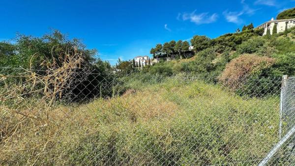 Terreno en calle Peral