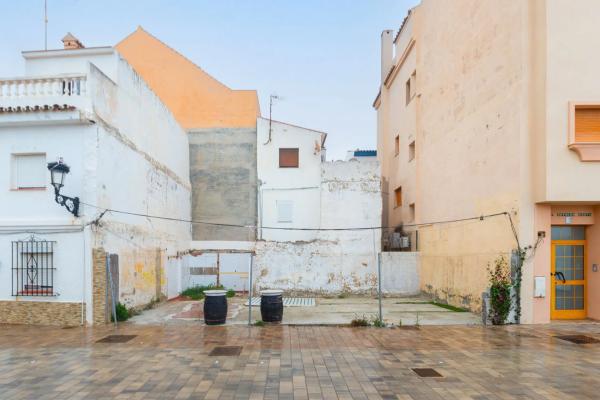 Terreno en calle Picasso