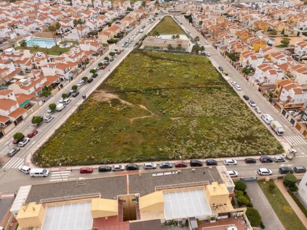 Terreno en calle Lichi, 3