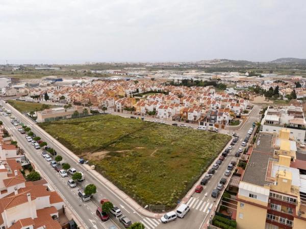 Terreno en calle Lichi, 3