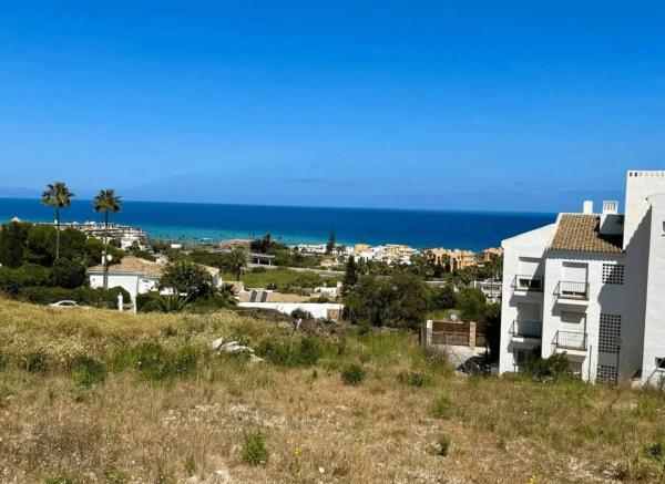 Terreno en calle del Granate, 11