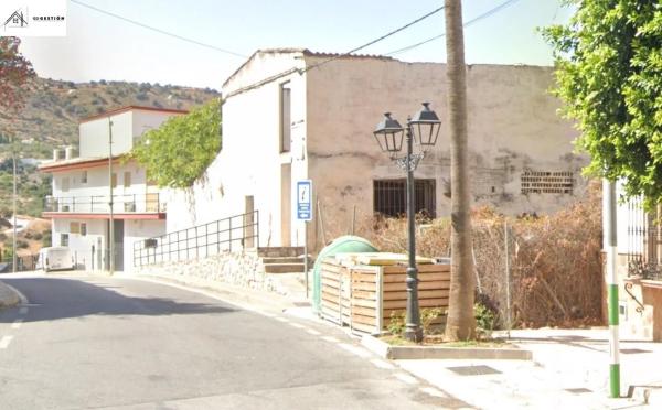 Terreno en avenida de Guaro