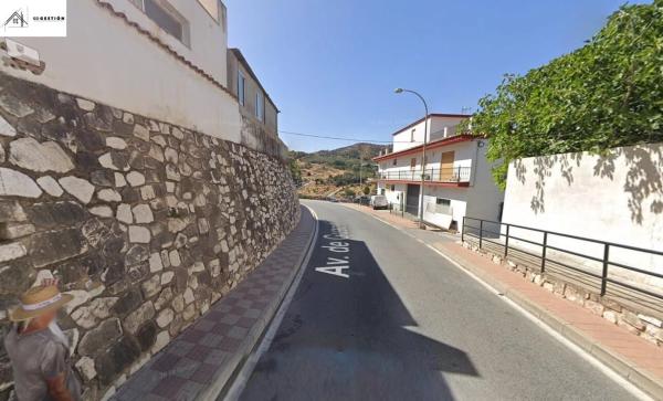 Terreno en avenida de Guaro