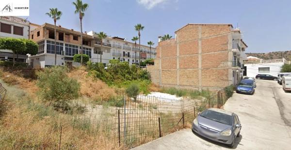 Terreno en avenida de Guaro