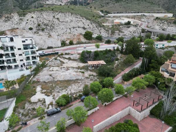 Terreno en avenida Rocas Blancas