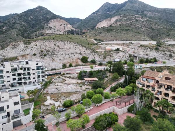 Terreno en avenida Rocas Blancas