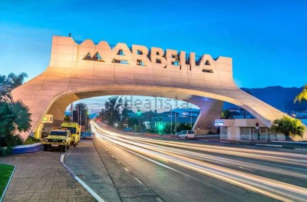 Terreno en avenida Don Jaime de Mora y Aragon, 2 j