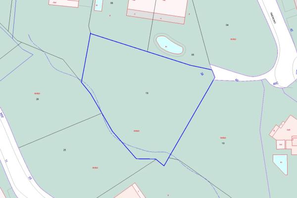 Terreno en calle los Madroños