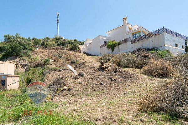 Terreno en calle Hortensia