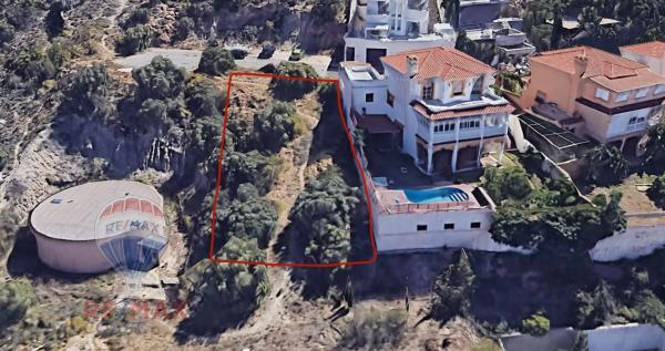 Terreno en calle Hortensia