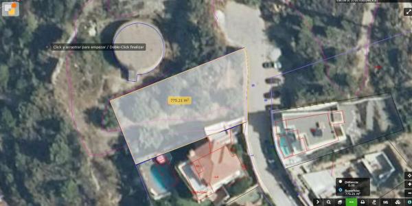 Terreno en calle Hortensia