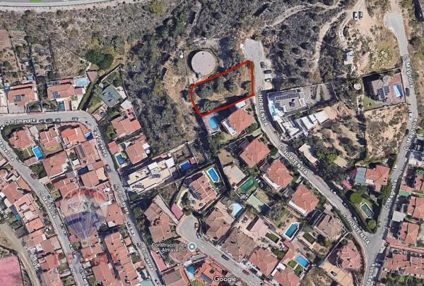 Terreno en calle Hortensia