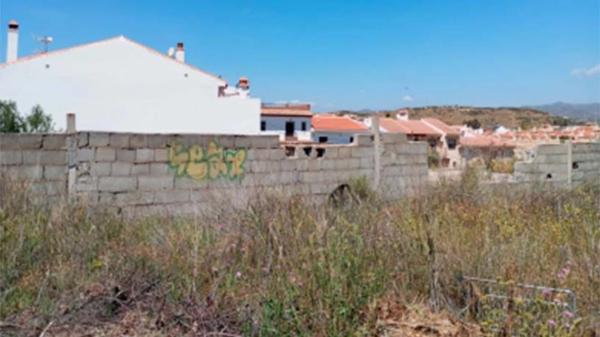 Terreno en calle Jardinera