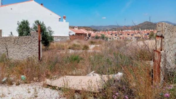 Terreno en calle Jardinera