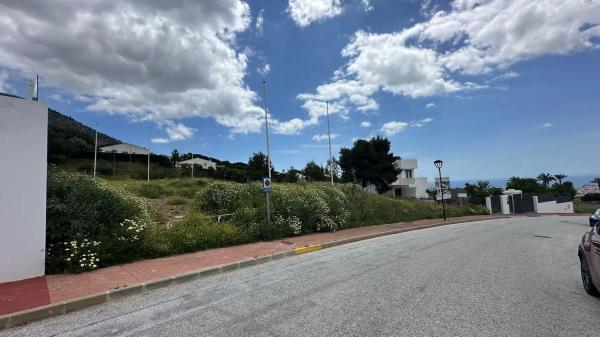 Terreno en calle Araucaria, 106
