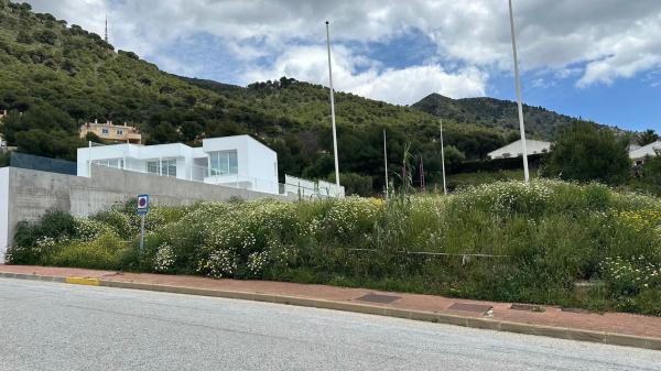 Terreno en calle Araucaria, 106