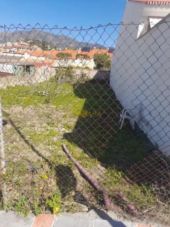 Terreno en calle Estornino