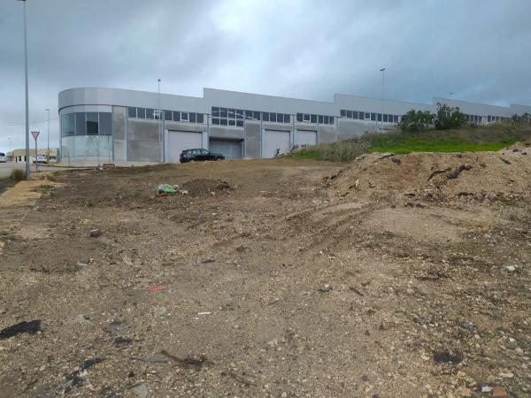 Terreno en calle Luxemburgo, 24