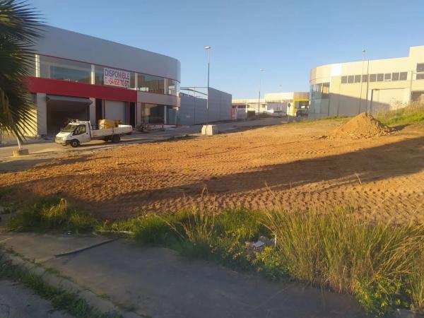 Terreno en calle Luxemburgo, 22