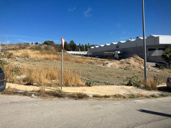 Terreno en calle Luxemburgo, 22