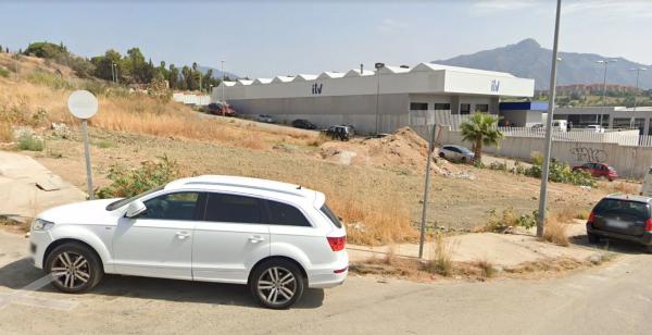 Terreno en calle Luxemburgo, 24