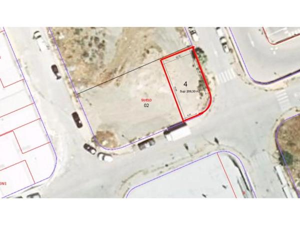 Terreno en calle Luxemburgo, 22