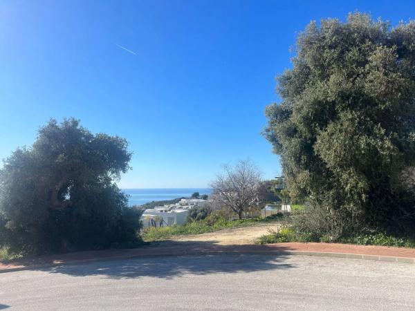 Terreno en calle Araucaria