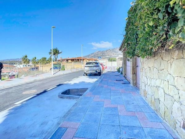 Terreno en calle Carolina