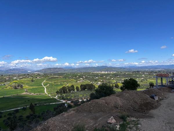 Terreno en calle Yunquera, 83