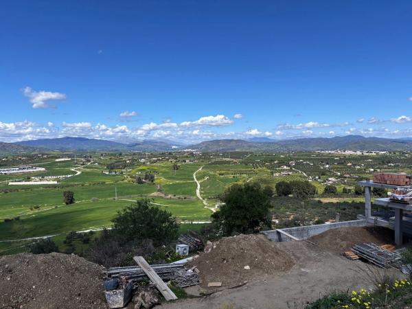 Terreno en calle Yunquera, 82